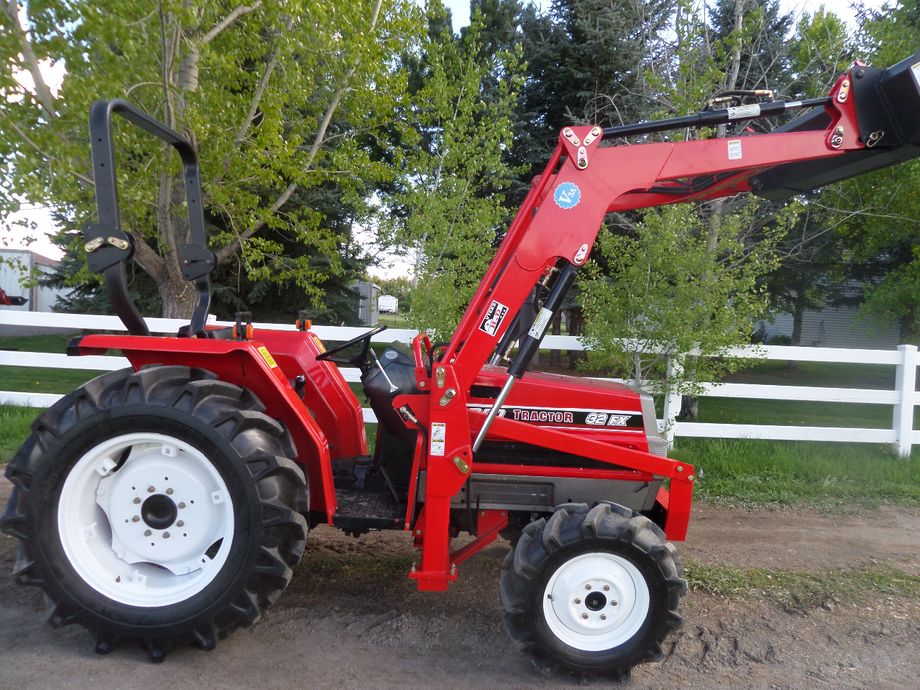 



$15500
YNM- FX-32 (4x4) 4 cylinder Diesel
36 engine HP on the larger frame
32 PTO HP has the 540 Spline (6)
category #1 three point hitch
this has the power Shuttle Transmission -shift on the fly without clutch with 4 FWD and 2 Reverse gears on the shuttle and three gear ranges -
has power steering -
new tires-paint -seat-Clutch
the loader is new- auto leveling with quick attach Bucket
they are ready to go with all fluids replaced
you will probably have questions calls work good text or email
biglittletractor@gmail.com 208-390-2774